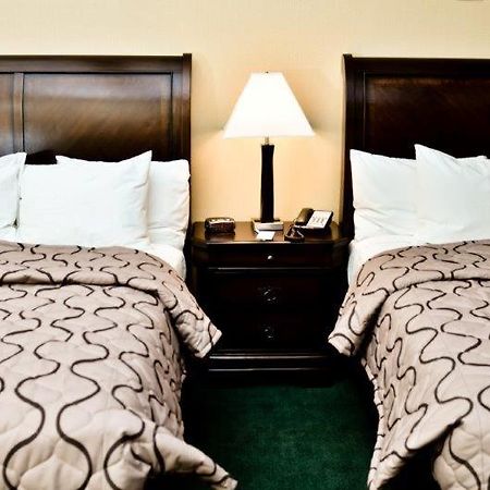 Pacer Inn & Suites Motel เดลาแวร์ ภายนอก รูปภาพ