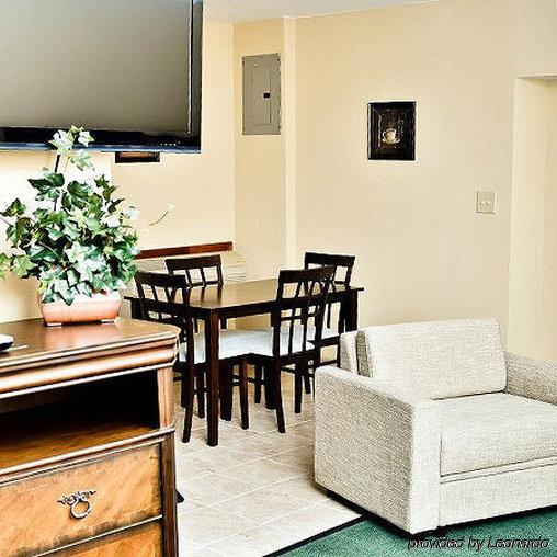 Pacer Inn & Suites Motel เดลาแวร์ ภายนอก รูปภาพ