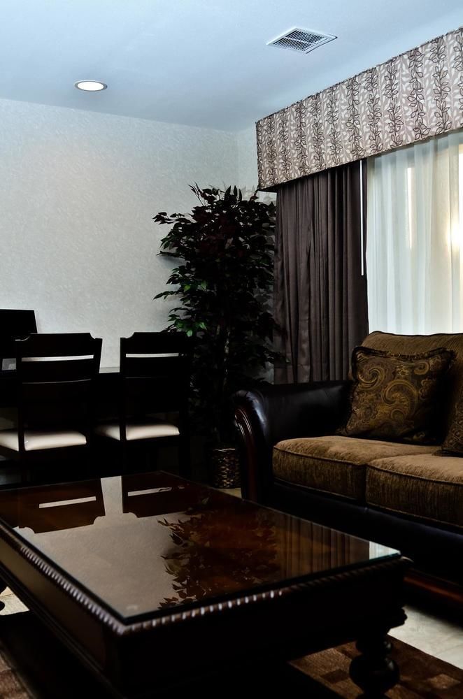 Pacer Inn & Suites Motel เดลาแวร์ ภายนอก รูปภาพ