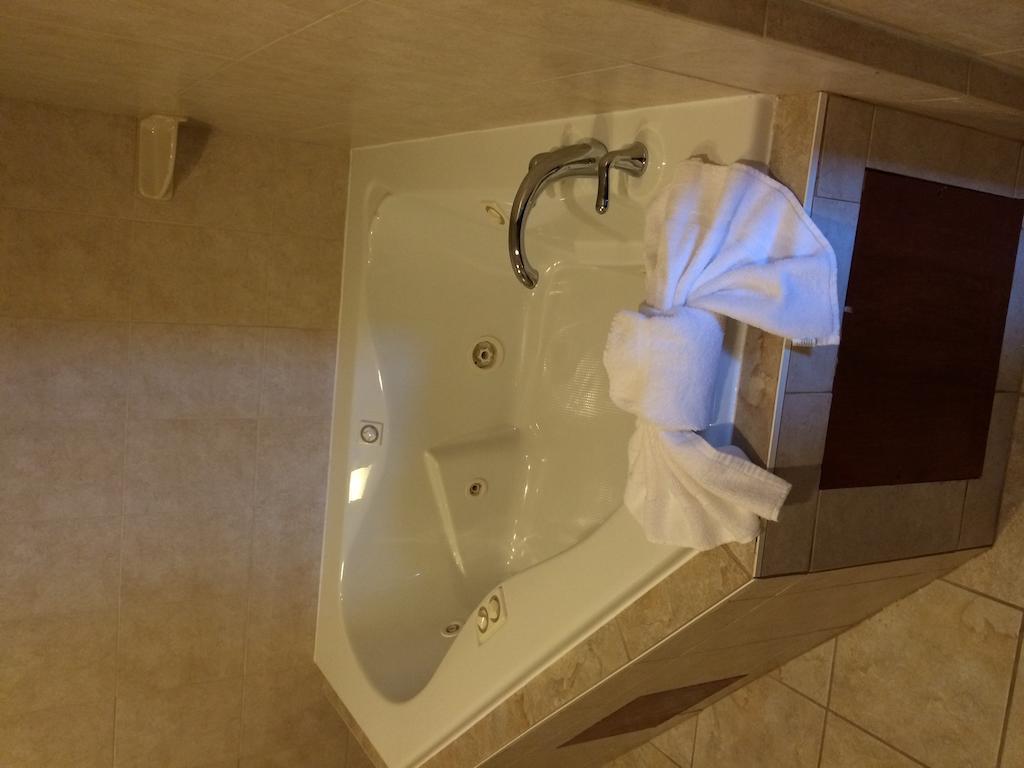 Pacer Inn & Suites Motel เดลาแวร์ ห้อง รูปภาพ